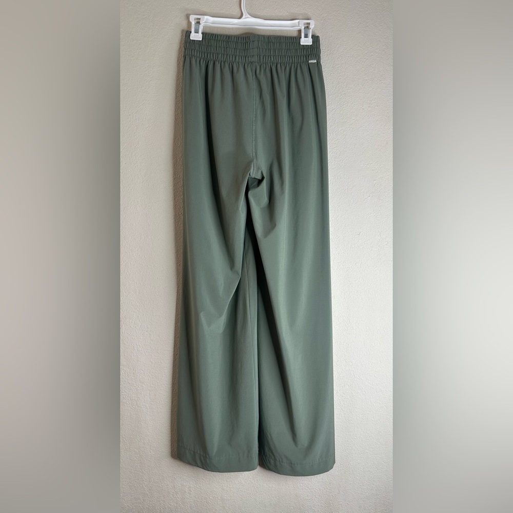 Vuori Villa Wideleg Lightweight Pants VW4047 Pistachio size Small - Picture 2 of 7